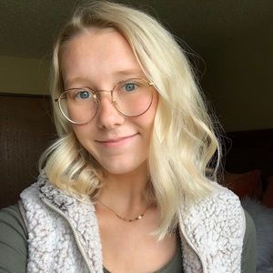 Meet your Posher, Maddelyn